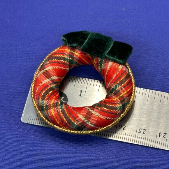 VTG Avon Christmas Plaid Wreath Brooch w/ Green Velvet Bow - Picture 8 of 8